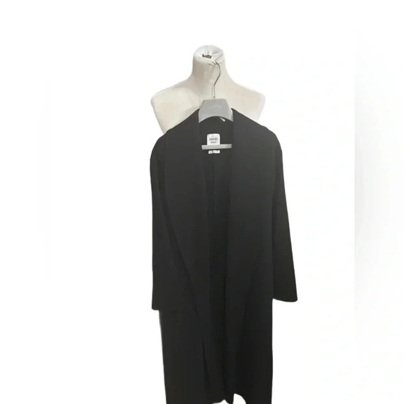 HERMES 100% Cashmere coat
NWT’s

8129 - Picture 5 of 10